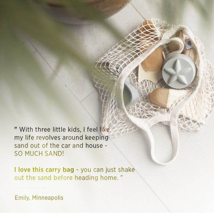 Hevea dečiji komplet igračaka za pesak sa torbom i lopticama od prirodne gume.