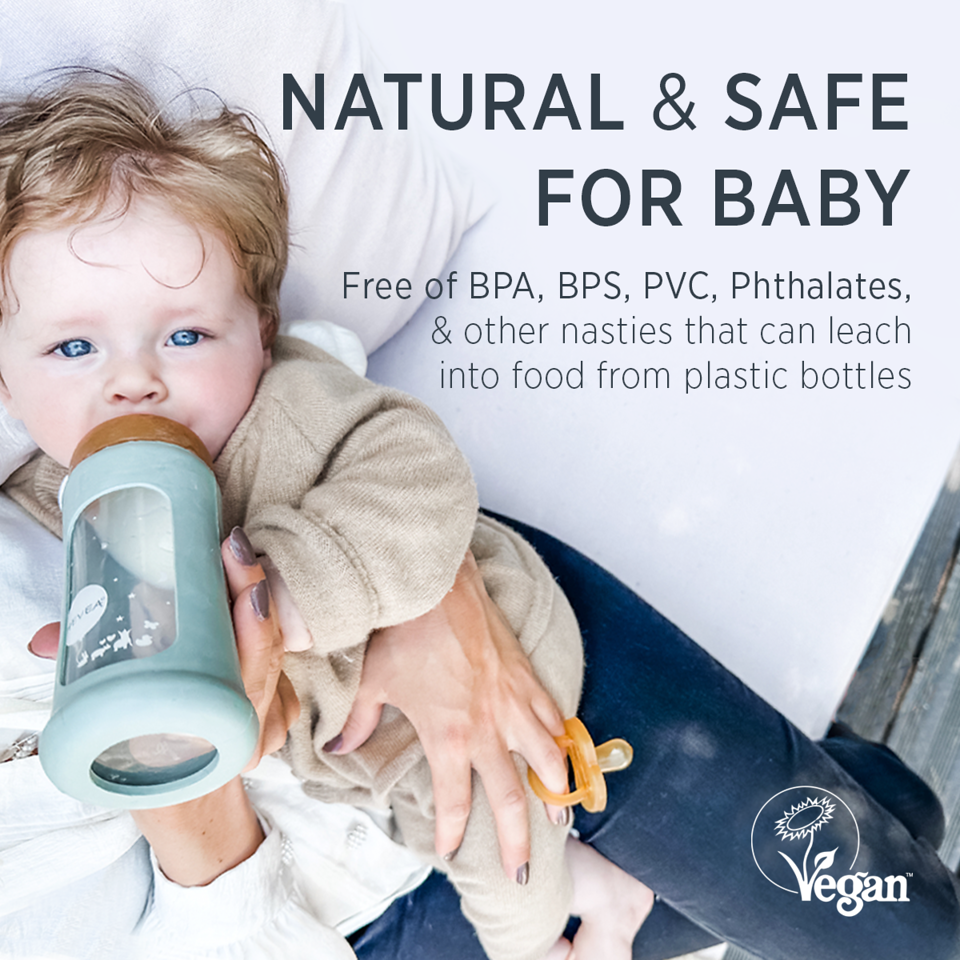 Hevea baby glass bottle with wide opening and protective sleeve