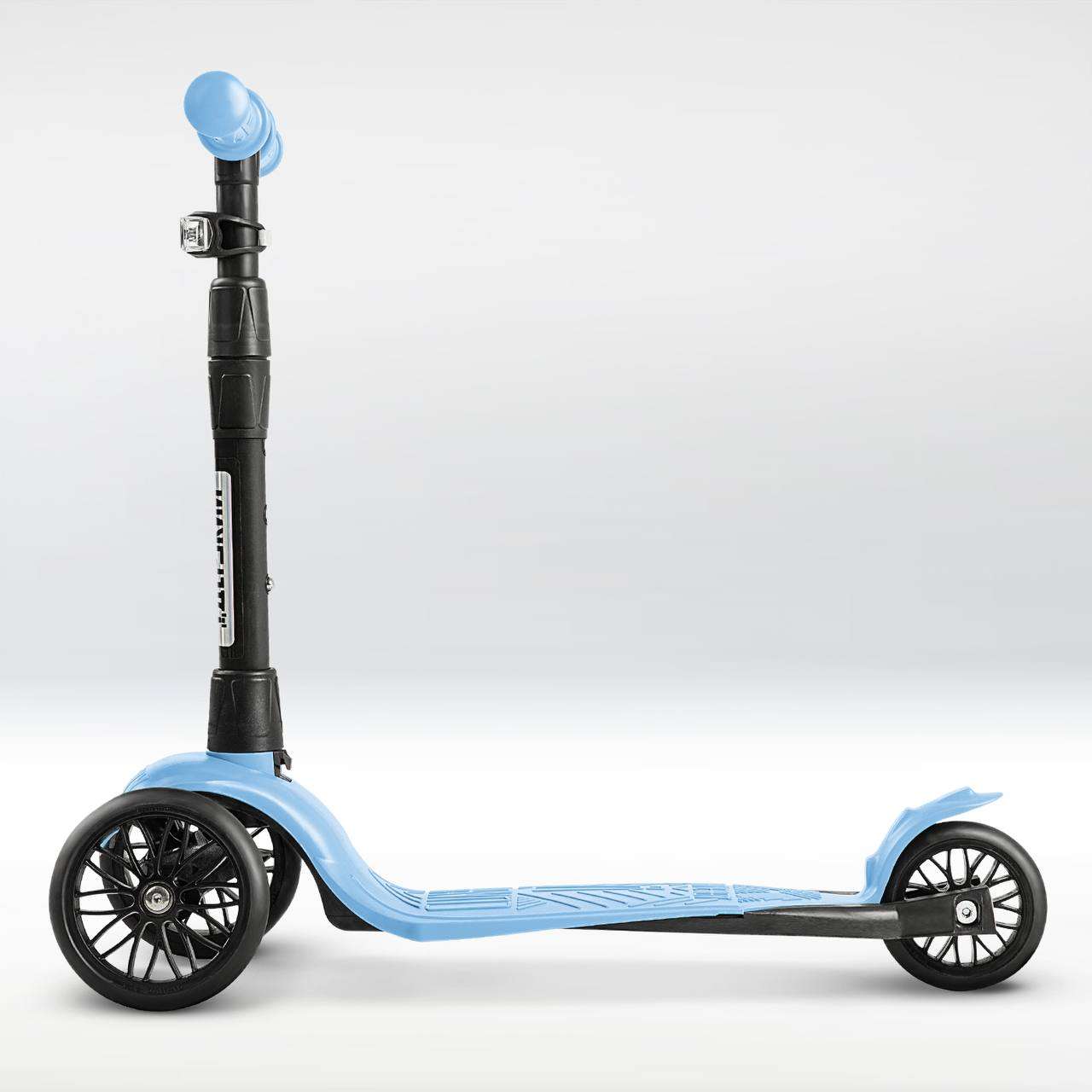 Trotinet Derzkij for ages 1-5, blue design with modern features like telescopic handle and friction brake.
