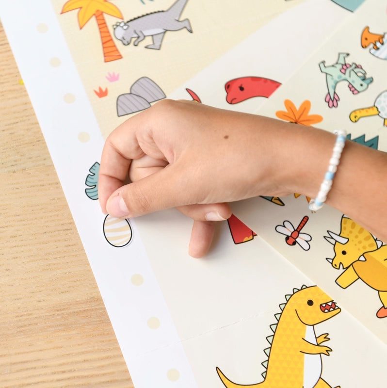 Poppik Kreativni posteri Dinosaursi 3+ with XL poster and reusable stickers.