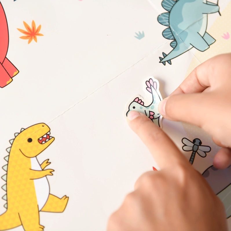 Poppik Kreativni posteri with dinosaur stickers for kids.