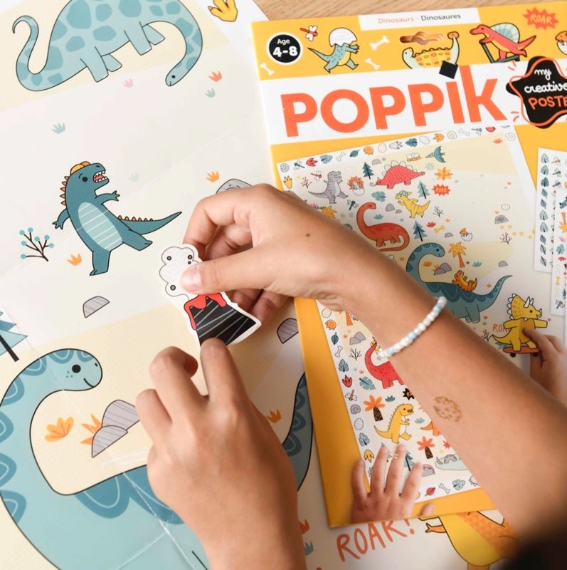Poppik kreativni posteri za decu sa dinosaurima i nalepnicama.