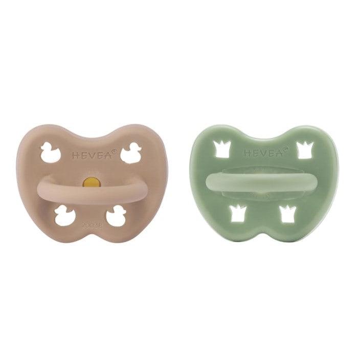 Hevea natural rubber pacifier set in skin color and moss green (3-36 months).